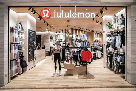 online lululemon store.